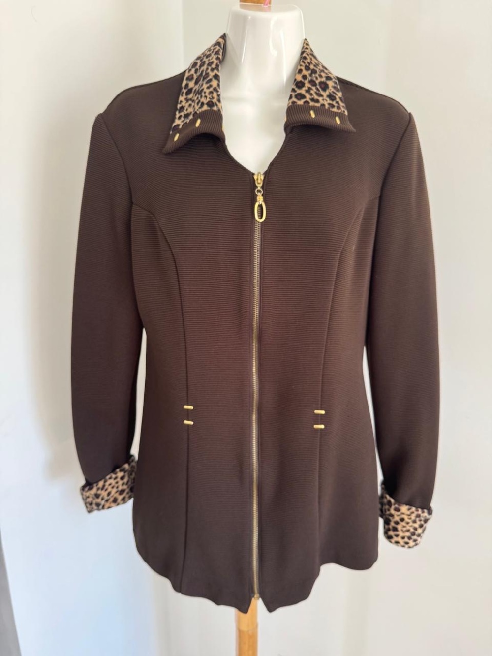 CDC Brown Jacket with Leopard-Trim Collar and Cuffs